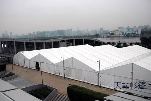 大型篷房和鋼結(jié)構(gòu)對(duì)比，哪個(gè)性價(jià)比更高？