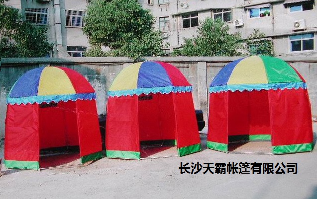 夜宵攤的老板看過來——小型蒙古包